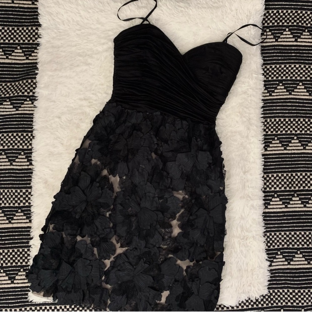 BCBG Max Azria Black Floral Appliqué Strapless Cocktail Dress Size 4 - Picture 2 of 8